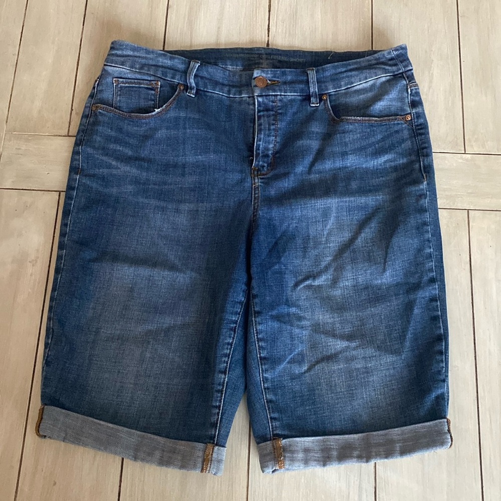 Chicos So Slimming Girlfriend Shorts Bermuda Cuffed 2.5